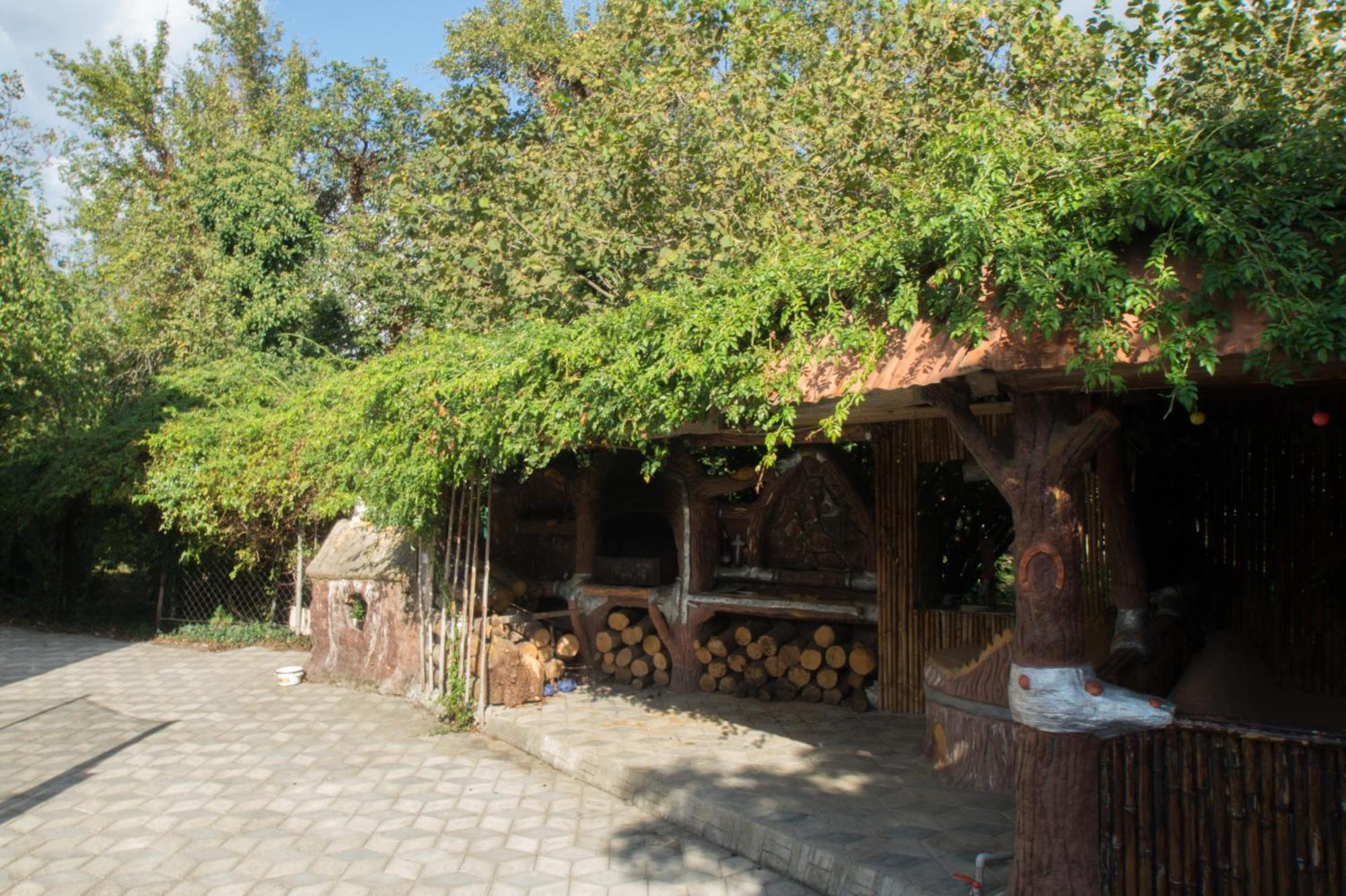 Rezo'S Ranch Samtredia Exterior foto